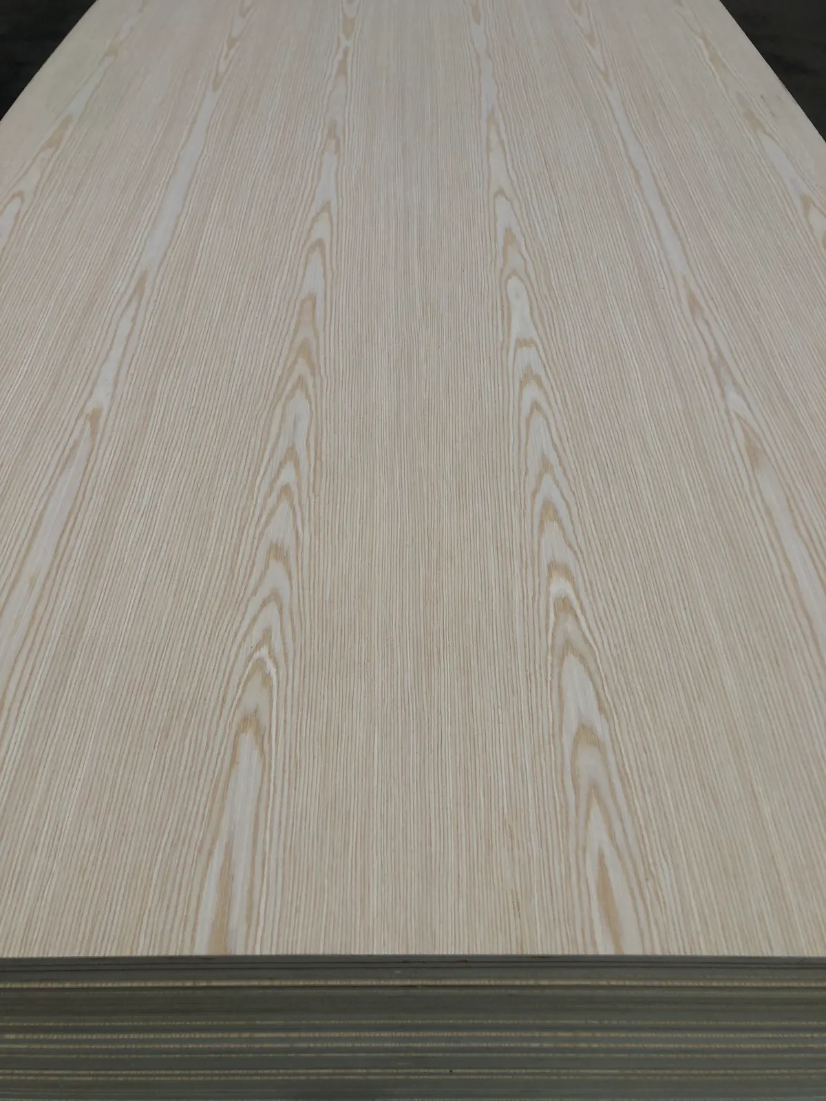 White oak plywood face veneer grain close-up